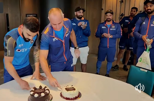 Kohli cut two cakes on his birthday, wants to enjoy real celebration after winning the World Cup